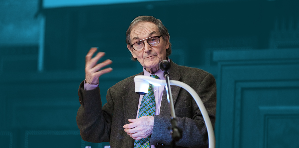Sir Roger Penrose potvrdzuje, že na Slovensku máme talentovaných vedcov