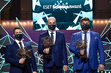 Medzinárodná komisia ESET Science Award na čele s nobelistom Kipom Thornom vybrala tohtoročných laureátov ocenenia. Výnimočným vedcom slovenskej vedy sa stal Fedor Šimkovic